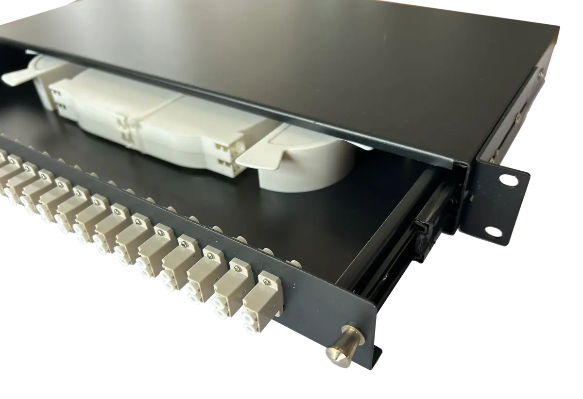 Оптическая распределительная панель RSP (выдвижная) для установки в стойку