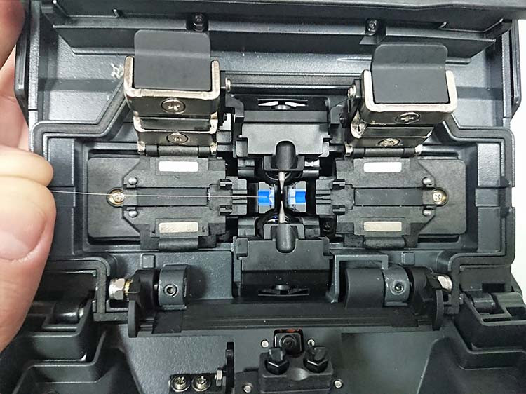 Набор гибкой проволоки для чистки коннекторов (8 шт).